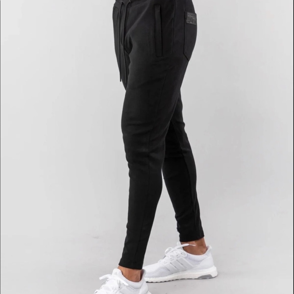 Alphalete Identity Jogger - Black